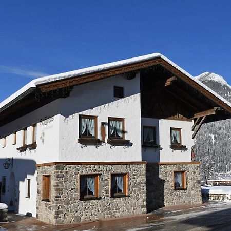Holzschnitzers Appartements Ehrwald Kültér fotó
