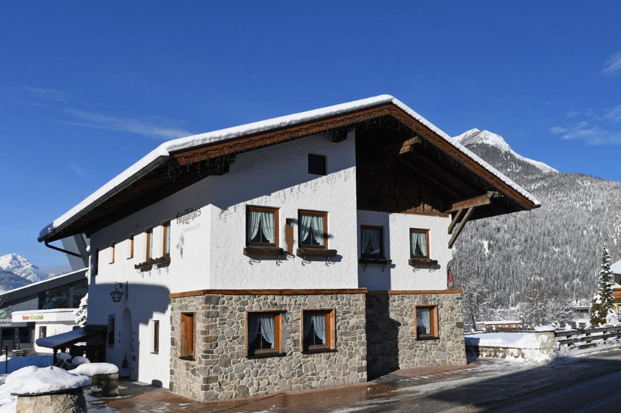 Holzschnitzers Appartements Ehrwald Kültér fotó