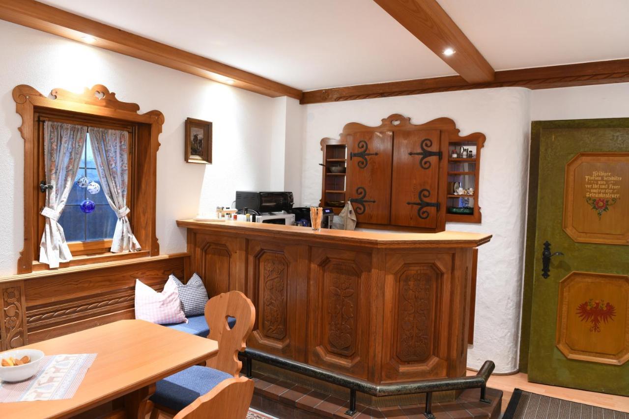 Holzschnitzers Appartements Ehrwald Kültér fotó