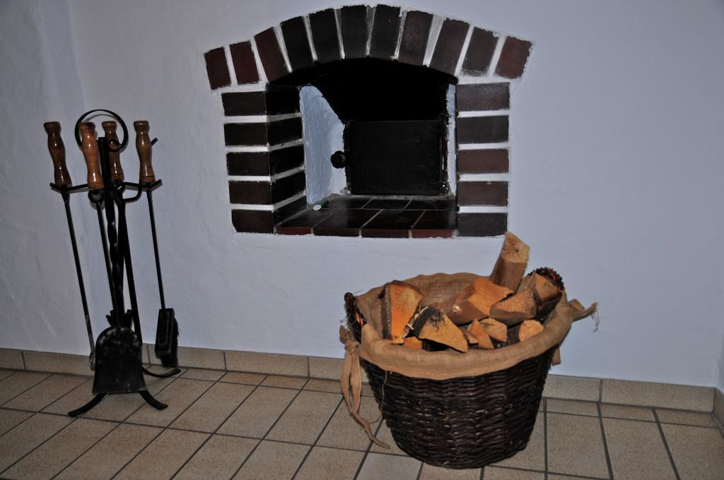 Holzschnitzers Appartements Ehrwald Kültér fotó