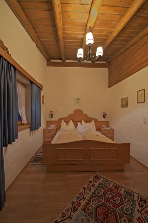 Holzschnitzers Appartements Ehrwald Kültér fotó