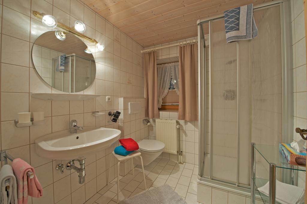Holzschnitzers Appartements Ehrwald Kültér fotó