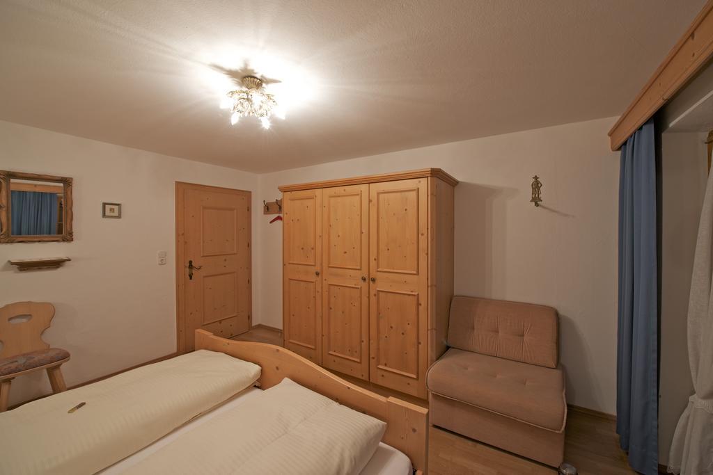 Holzschnitzers Appartements Ehrwald Kültér fotó