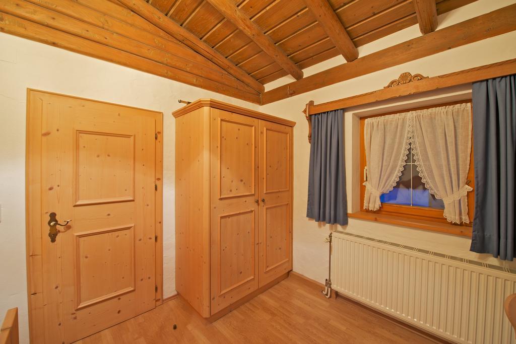 Holzschnitzers Appartements Ehrwald Kültér fotó