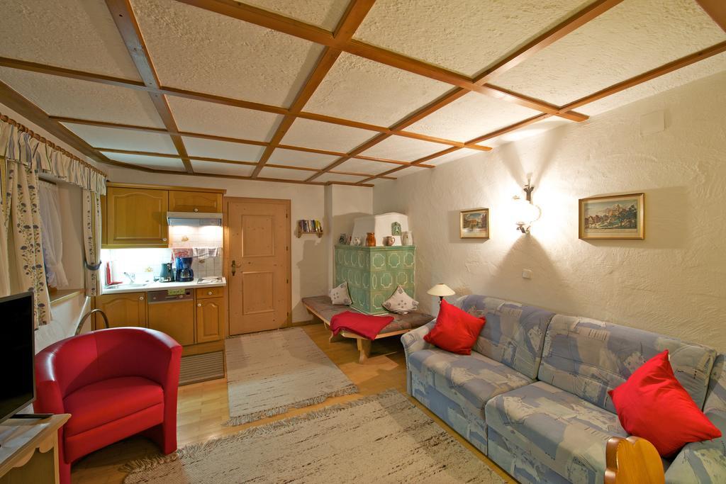 Holzschnitzers Appartements Ehrwald Kültér fotó
