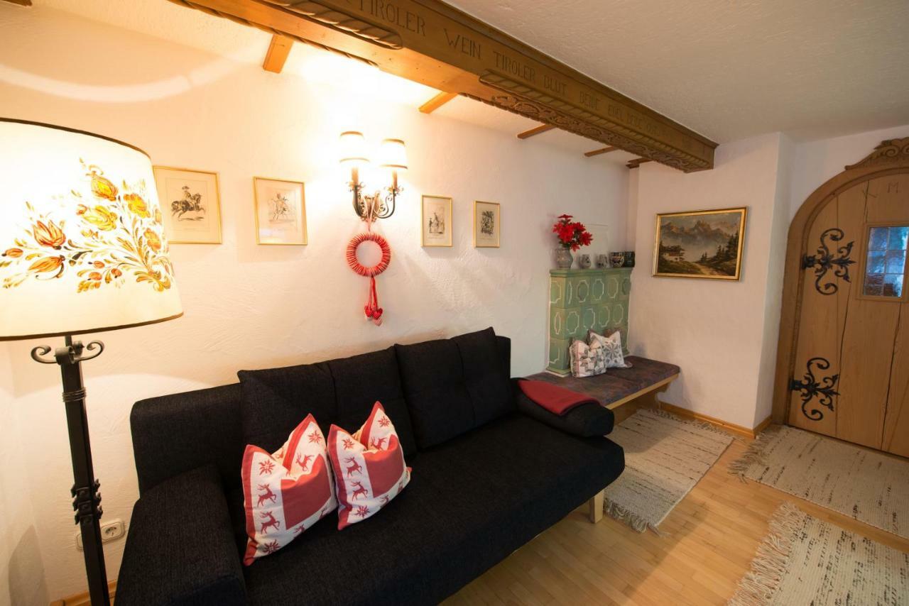 Holzschnitzers Appartements Ehrwald Kültér fotó