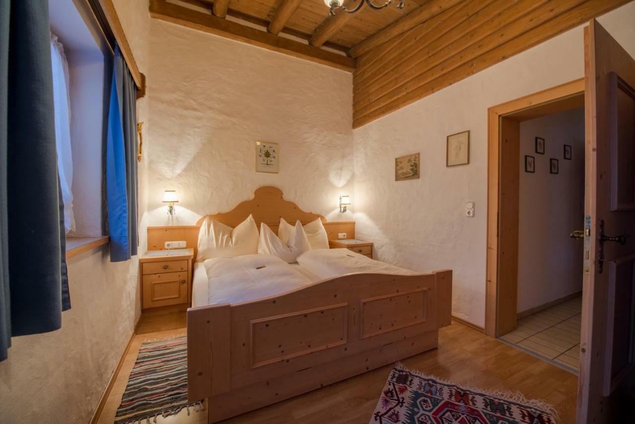 Holzschnitzers Appartements Ehrwald Kültér fotó