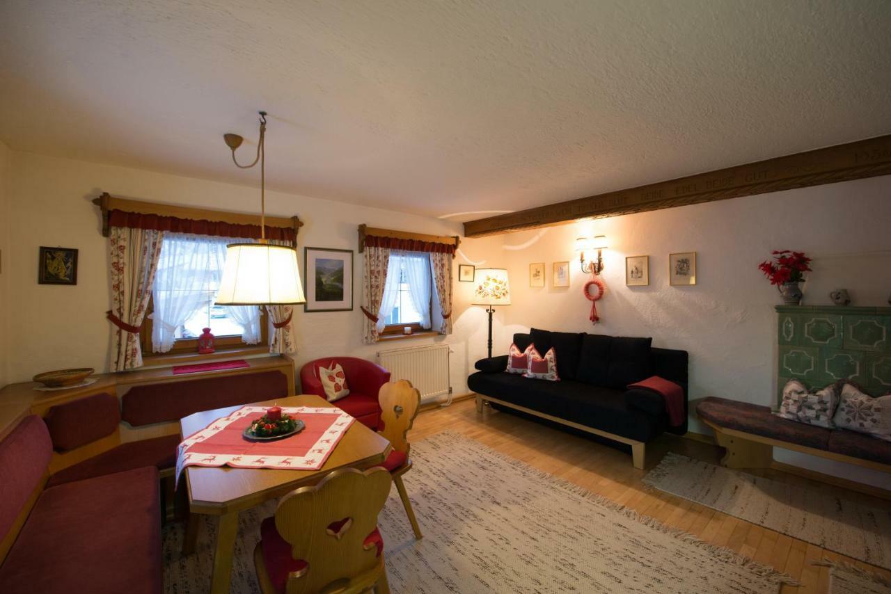 Holzschnitzers Appartements Ehrwald Kültér fotó